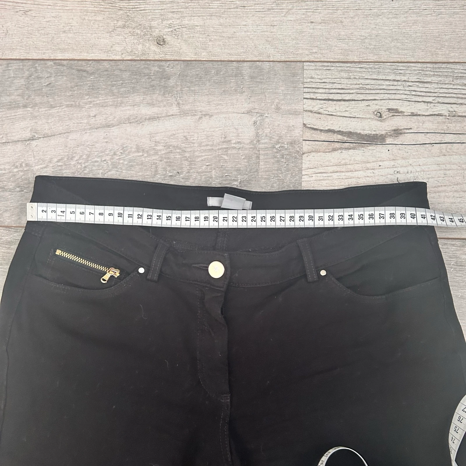 H&M Calça Preta / Slim Fit com Detalhe de Zíper – Tamanho 40 – photo 5